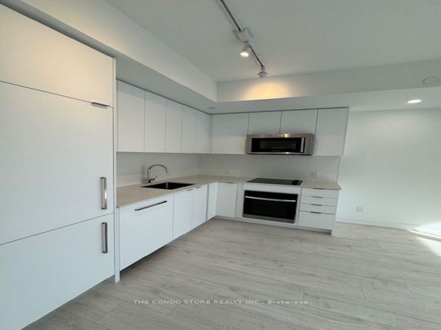 309 - 181 Sheppard Ave E