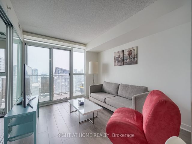 3811 - 75 Queens Wharf Rd