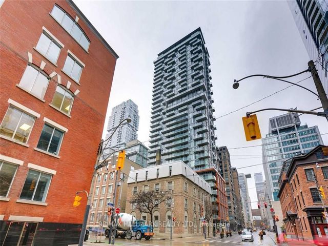 2307 - 126 Simcoe St