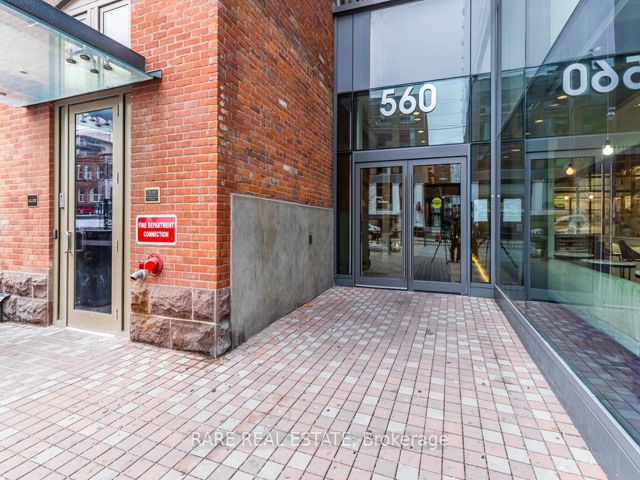 1004 - 560 King St W