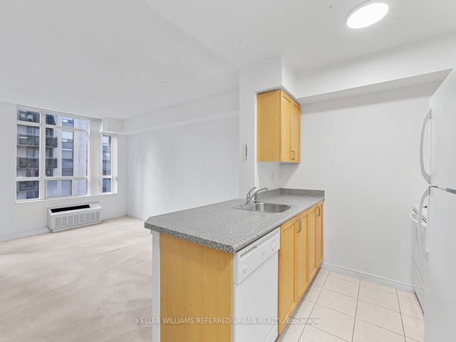 1002 - 155 Beecroft Rd