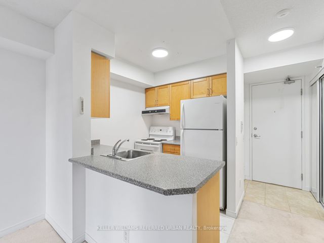 1002 - 155 Beecroft Rd