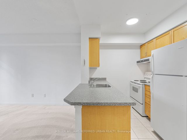 1002 - 155 Beecroft Rd
