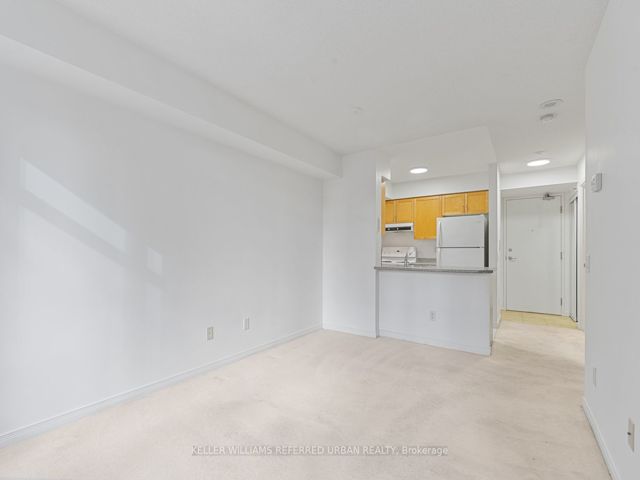 1002 - 155 Beecroft Rd
