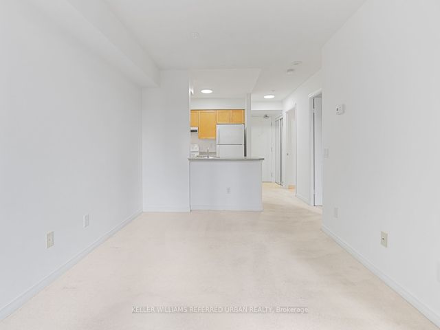 1002 - 155 Beecroft Rd