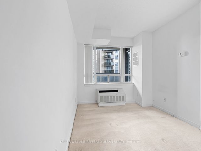 1002 - 155 Beecroft Rd