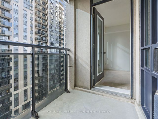 1002 - 155 Beecroft Rd