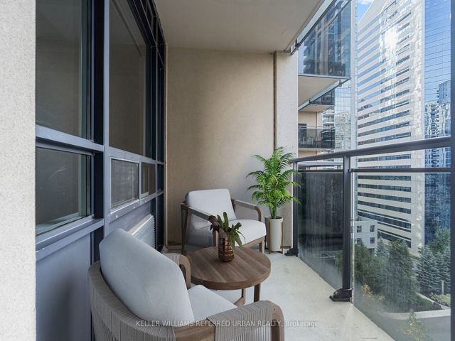 1002 - 155 Beecroft Rd