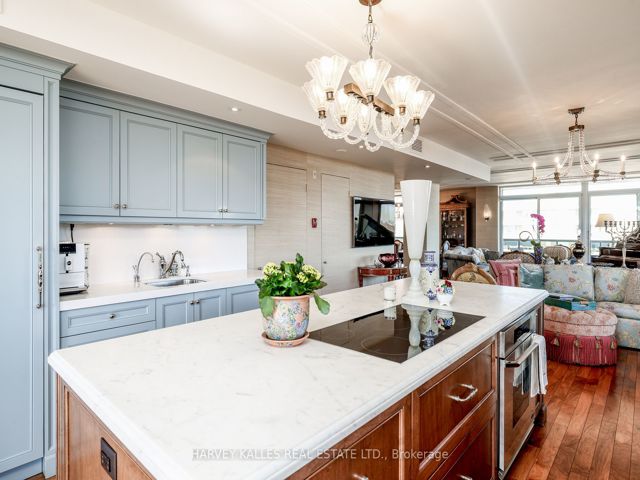 801 - 2600 Bathurst St
