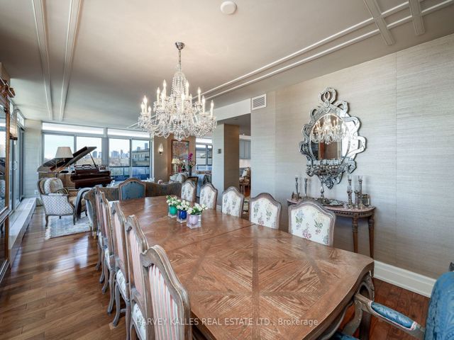 801 - 2600 Bathurst St