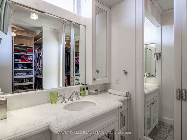 801 - 2600 Bathurst St