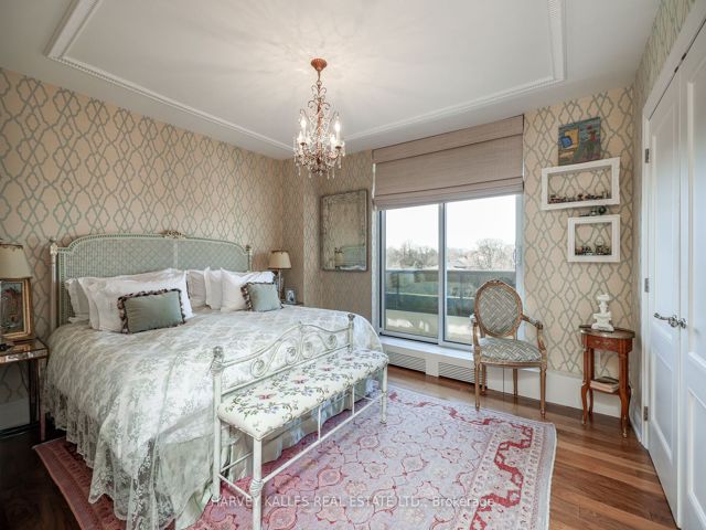801 - 2600 Bathurst St