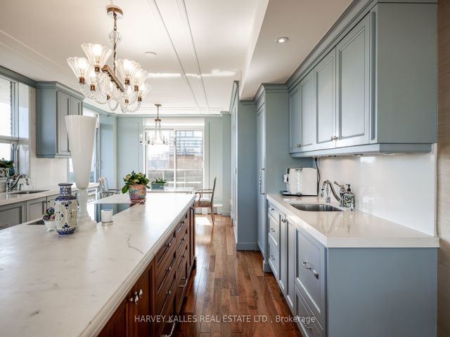 801 - 2600 Bathurst St