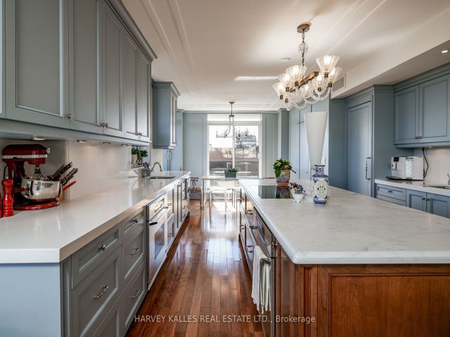 801 - 2600 Bathurst St