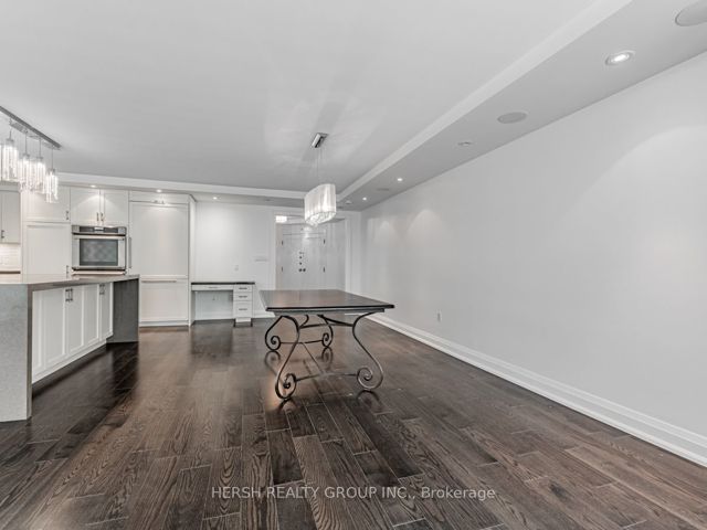 405 - 110 Bloor St W