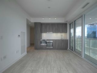 2102 - 15 Queens Quay E