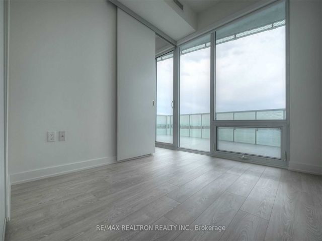 2102 - 15 Queens Quay E