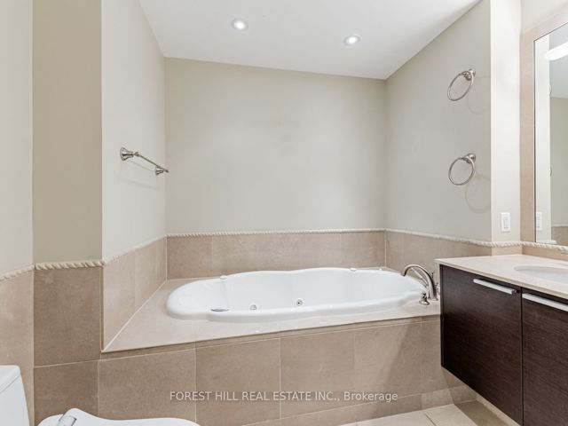 1402 - 660 Sheppard Ave E