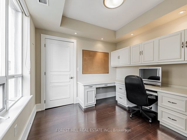1402 - 660 Sheppard Ave E