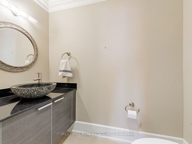 1402 - 660 Sheppard Ave E