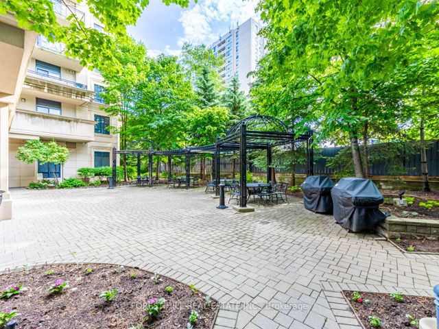 1402 - 660 Sheppard Ave E