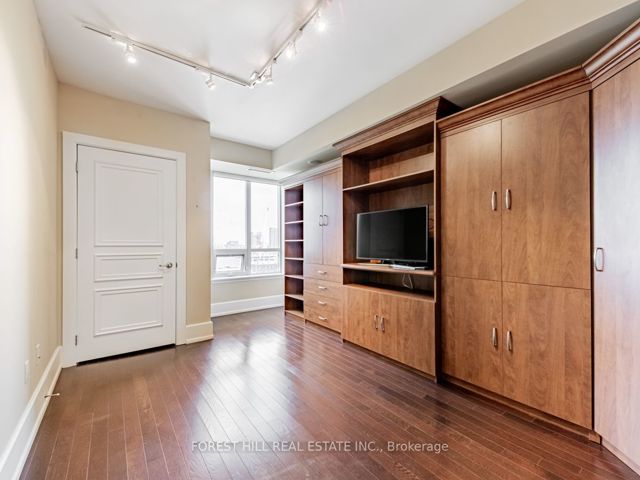 1402 - 660 Sheppard Ave E