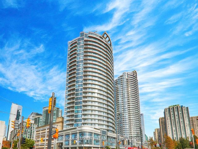 403 - 218 Queens Quay W