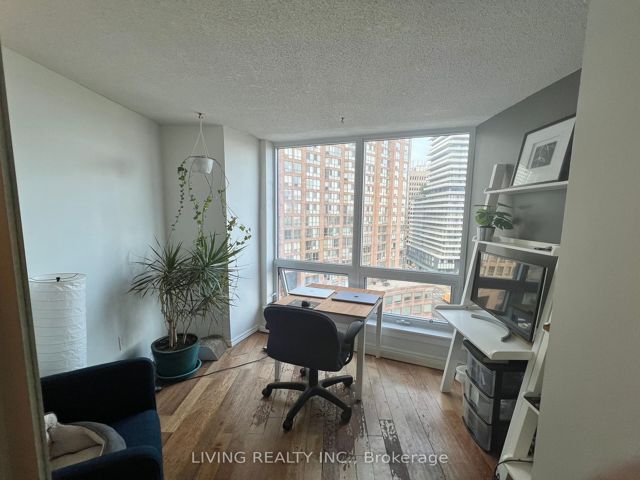 1209 - 1055 Bay St