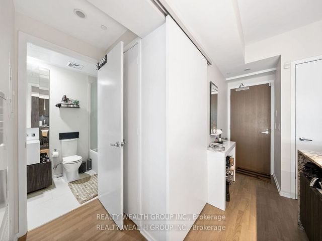 3412 - 1 Bloor St E