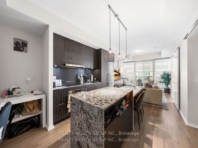 3412 - 1 Bloor St E