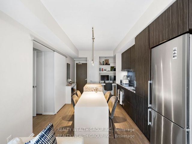 3412 - 1 Bloor St E