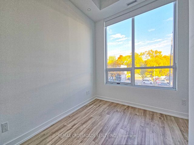 201 - 181 Sheppard Ave E