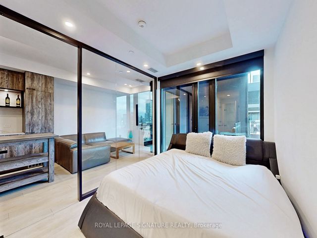 1201 - 505 Richmond St W