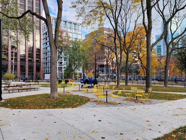 1201 - 505 Richmond St W