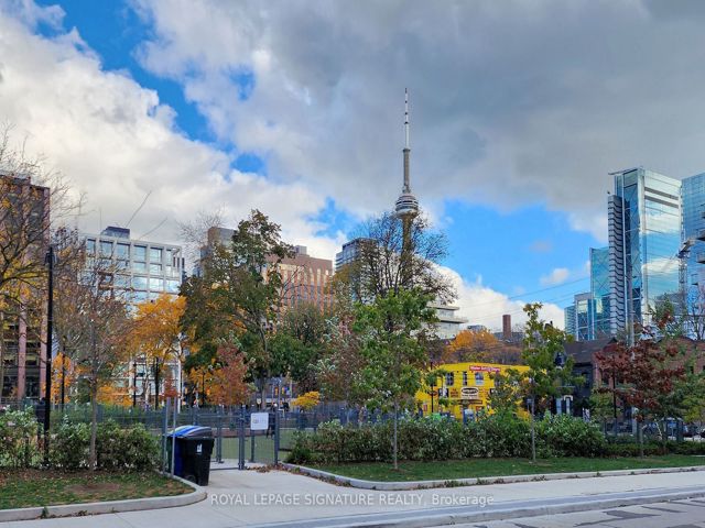 1201 - 505 Richmond St W