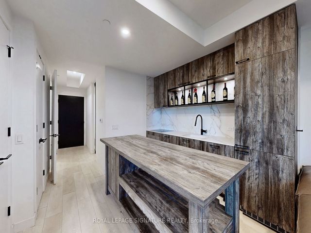 1201 - 505 Richmond St W