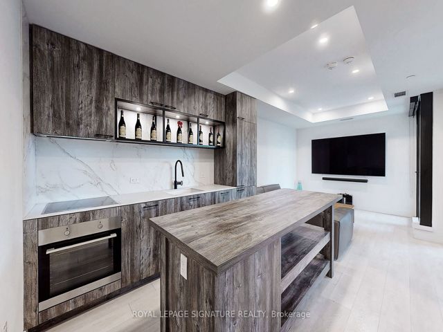 1201 - 505 Richmond St W