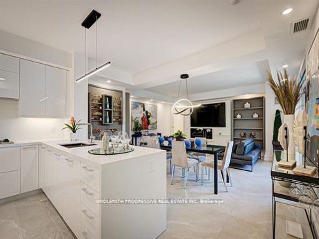 301 - 3 Southvale Dr