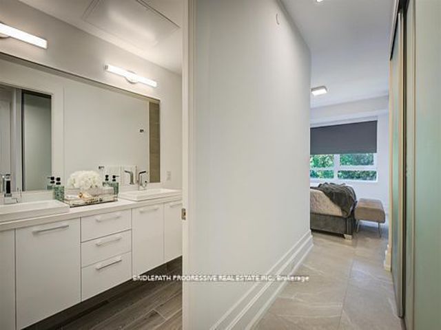 301 - 3 Southvale Dr