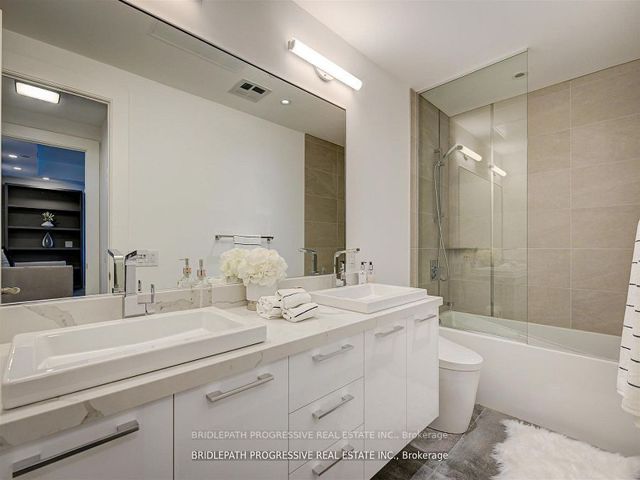 401 - 3 Southvale Dr