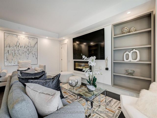 401 - 3 Southvale Dr