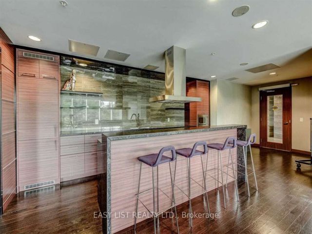 N204 - 120 Bayview Ave