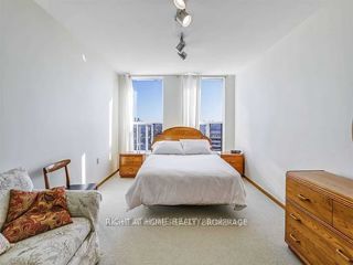 1601 - 130 Neptune Dr
