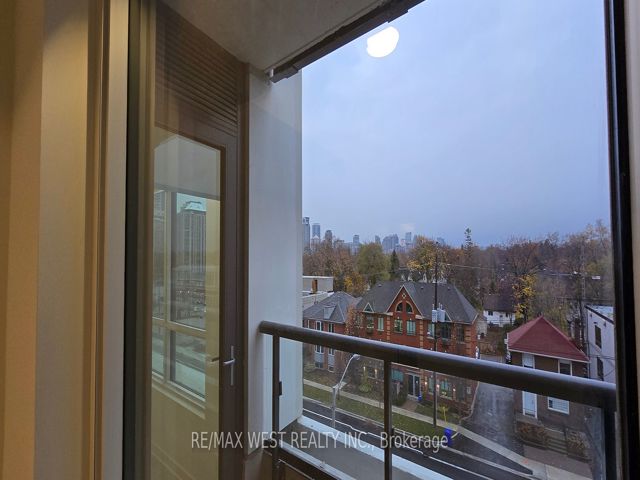 428 - 181 Sheppard Ave Ave S