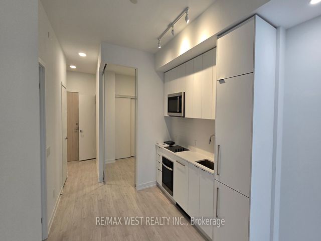 428 - 181 Sheppard Ave Ave S