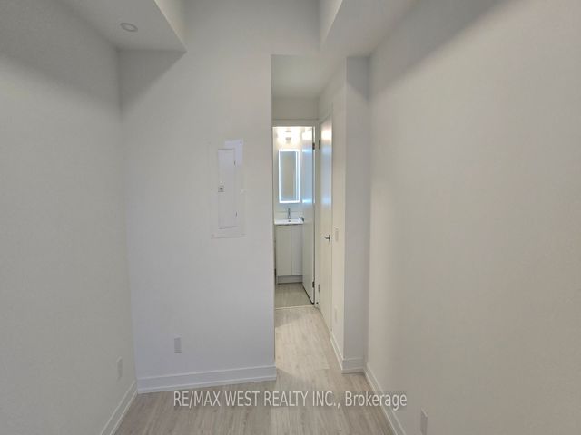 428 - 181 Sheppard Ave Ave S