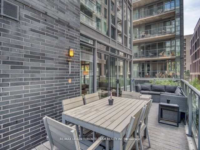 205 - 650 King St W