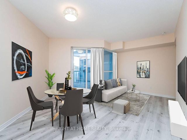 512 - 352 Front St W