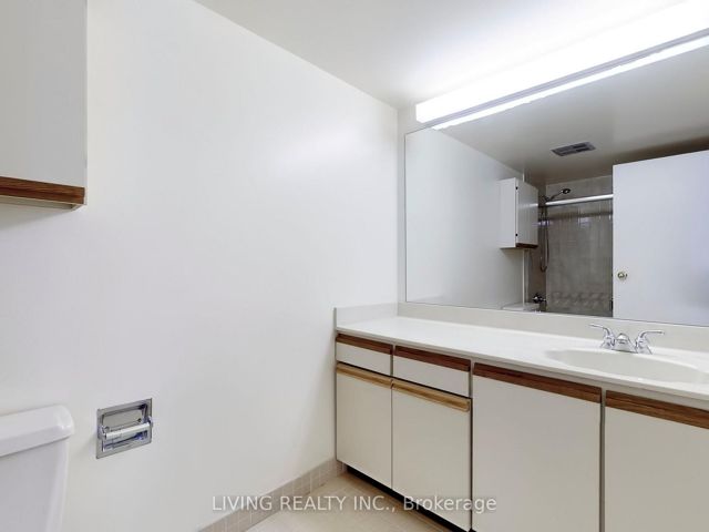1206 - 62 Wellesley St W