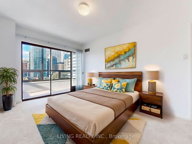 1206 - 62 Wellesley St W